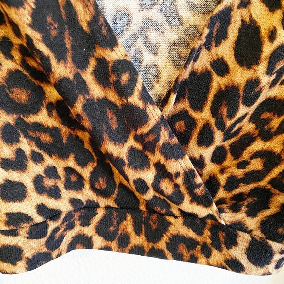 HOTTIE WORLD - Animal Print Crop Top L - Picture 2 of 4